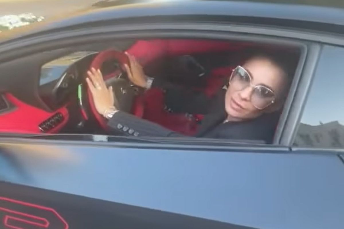 Anamaria Prodan spune că și-a luat un bolid de 500.000 €: „Vă iubesc!”