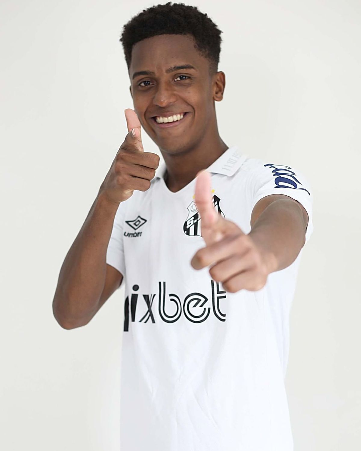 „Rege, fă-te bine!” » Rugă pentru Pele. Santos își modifică stema în onoarea legendei braziliene