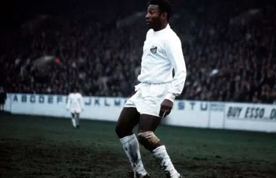 Povestea tricoului norocos al lui Pelé » Cum a depășit „Perla neagră” cel mai greu moment al carierei