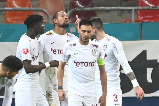 Presa din Ghana scrie că CFR Cluj și Slavia Praga au ajuns la un acord pentru transferul atacantului Emmanuel Yeboah (19 ani). Foto: Imago