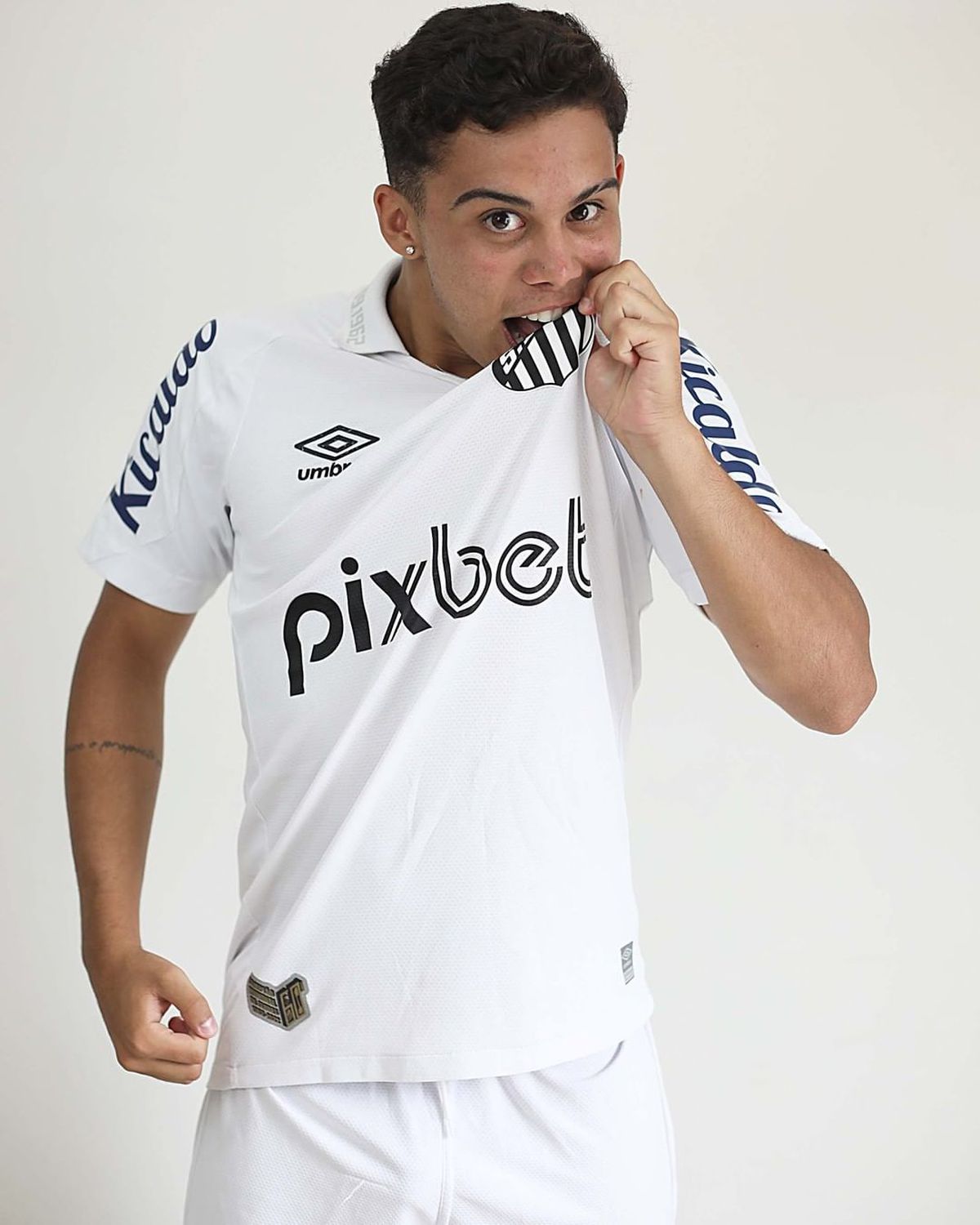 „Rege, fă-te bine!” » Rugă pentru Pele. Santos își modifică stema în onoarea legendei braziliene