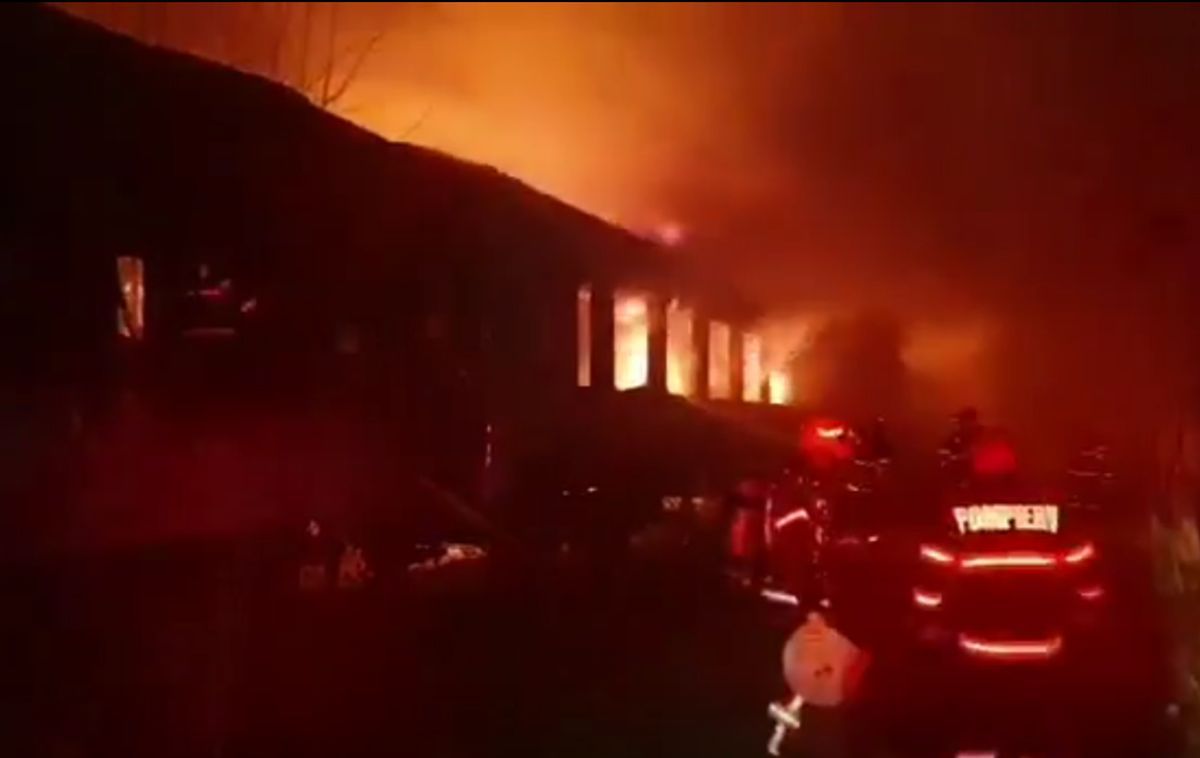 Incendiu puternic la câțiva pași de stadionul Rapidului » De la ce a pornit totul și cum decurge operațiunea