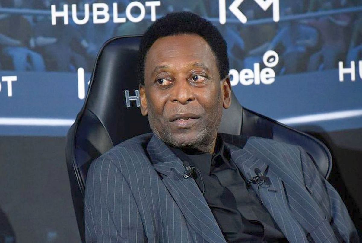 „Rege, fă-te bine!” » Rugă pentru Pele. Santos își modifică stema în onoarea legendei braziliene