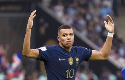 Lecție de clasă oferită de Mbappe! Cum a comentat gesturile lui „Dibu” Martinez