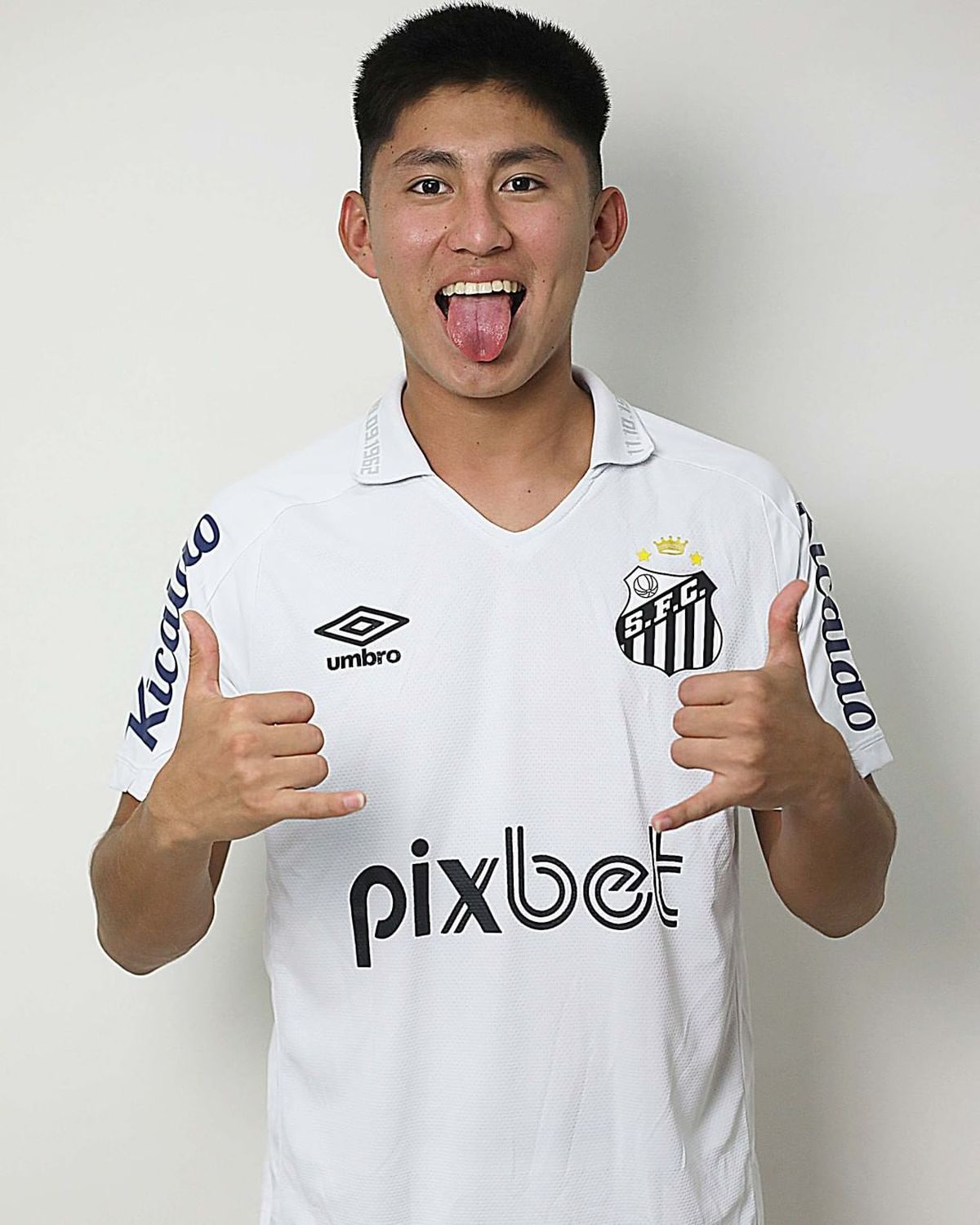 „Rege, fă-te bine!” » Rugă pentru Pele. Santos își modifică stema în onoarea legendei braziliene