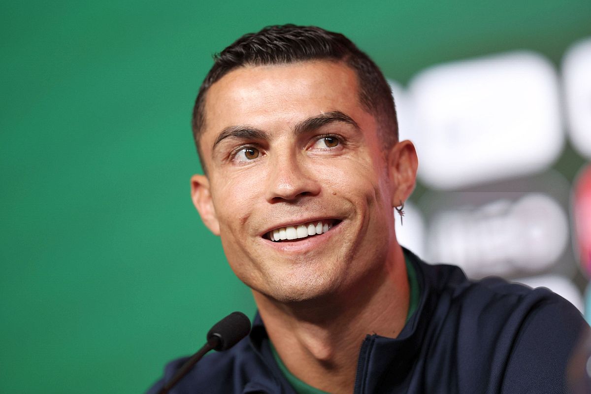 Cristiano Ronaldo, cu unghiile de la picioare vopsite