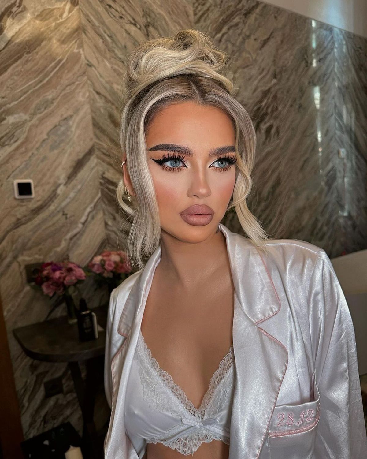 GALERIE FOTO Iubita lui Alex Mățan, spectaculoasă pe Instagram! Își promovează hainele pe care le face