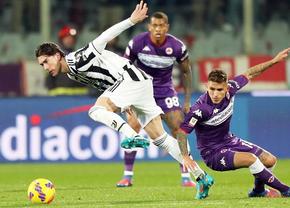 Sfârșit de an cu incidente pe stadion! » Juventus - Fiorentina, suspendat subit de către arbitru. Ce a urmat pe gazon