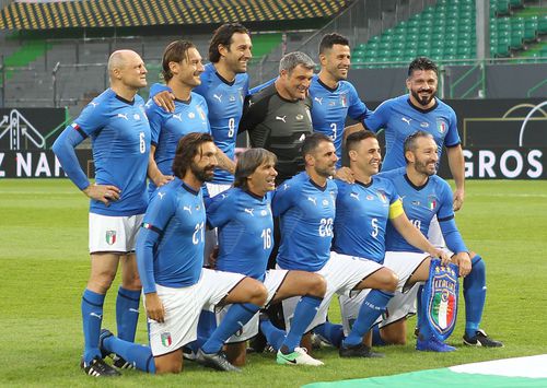 Azzurri Legends, din care fac parte și Fabio Cannavaro și Gennaro Gattuso, la un meci cu omologii germani / Foto: Imago