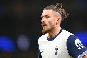 Tottenham - Wolverhampton 2-2 » Cum s-a descurcat Radu Drăgușin în semieșecul echipei sale de pe teren propriu