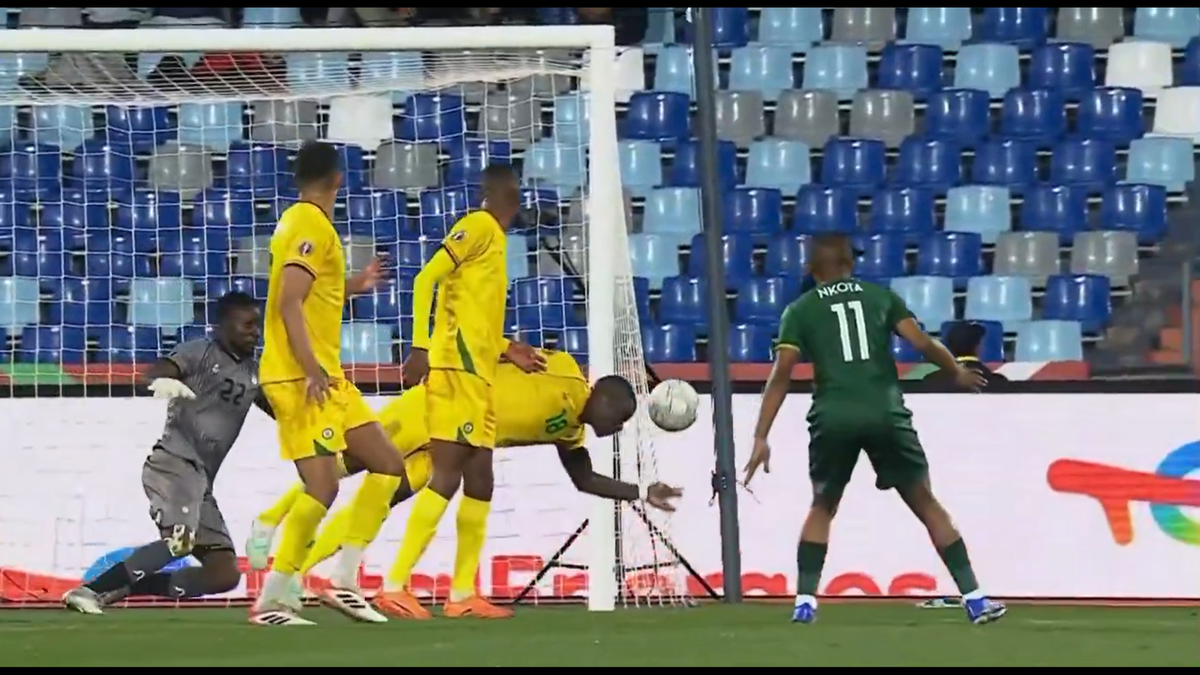 Cum poate explica gestul?! Momentul incredibil care l-a dus pe Ngezana în „optimile” Cupei Africii