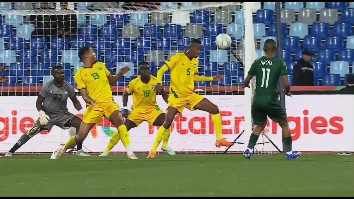 Cum poate explica gestul?! Momentul incredibil care l-a dus pe Ngezana în „optimile” Cupei Africii