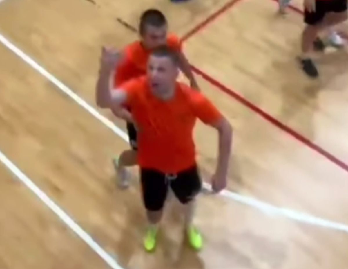 Internaționalul din Bundesliga a pălmuit un tânăr de 17 ani!