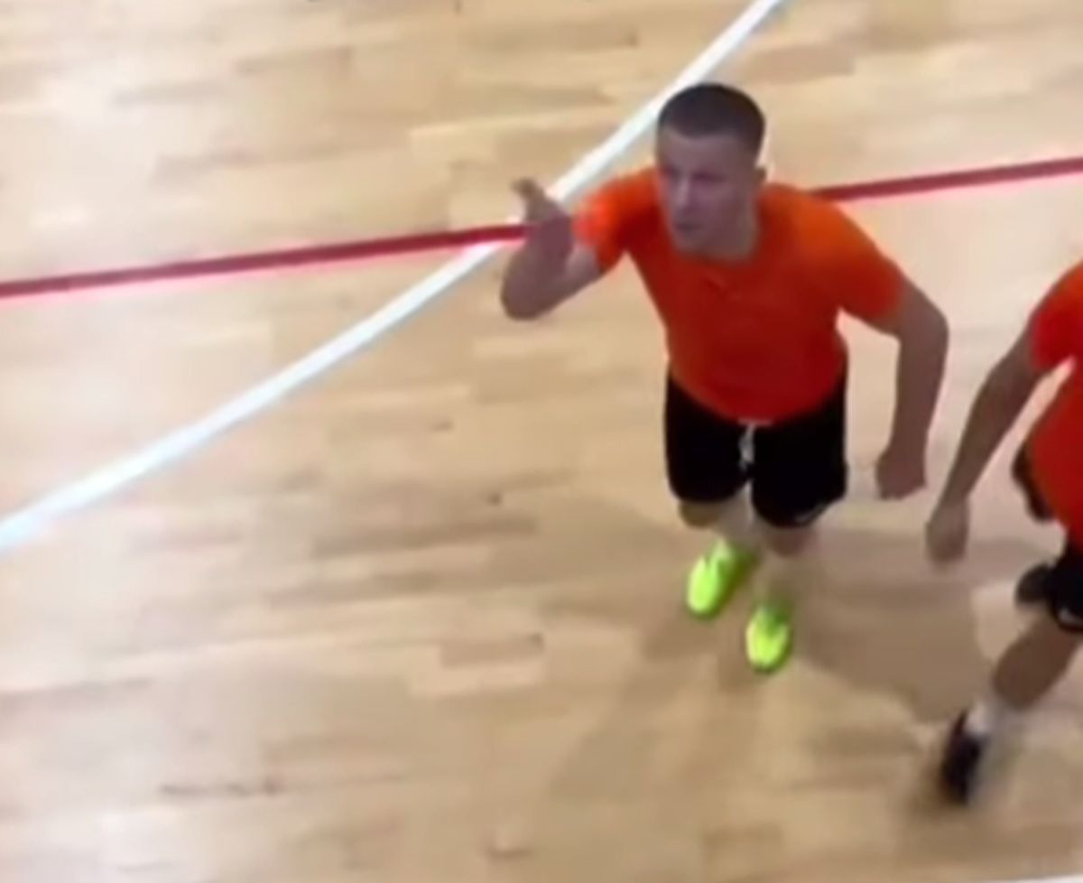 Internaționalul din Bundesliga a pălmuit un tânăr de 17 ani!