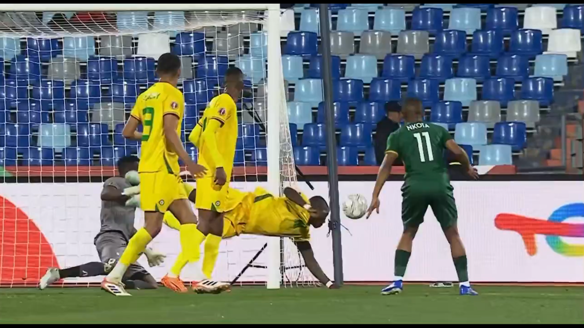 Cum poate explica gestul?! Momentul incredibil care l-a dus pe Ngezana în „optimile” Cupei Africii