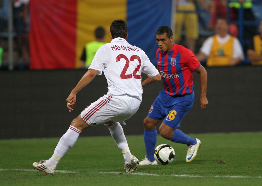 „Doar fotbal, doar sacrificii!” » Viața lui Bănel Nicoliță, copilul care a dormit nemâncat și a ajuns iubit de oameni, într-un interviu inedit pentru GSP