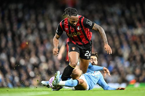 Antoine Semenyo (Bournemouth) în duel cu Josko Gvardiol (Manchester City) / Imago Images