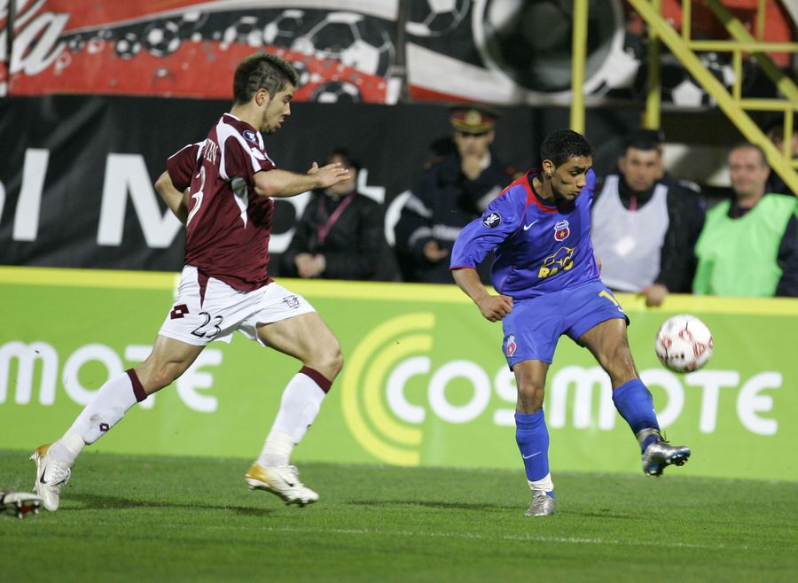 „Doar fotbal, doar sacrificii!” » Viața lui Bănel Nicoliță, copilul care a dormit nemâncat și a ajuns iubit de oameni, într-un interviu inedit pentru GSP