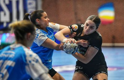 10 din 10! Cu Bojana Popovic în tribune, CSM București a câștigat la o diferență uriașă în fața lui HC Zalău