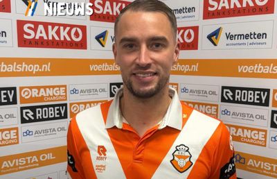 La doar 8 zile după ce și-a anunțat retragerea din fotbal, Ubbink a fost prezentat la o nouă echipă