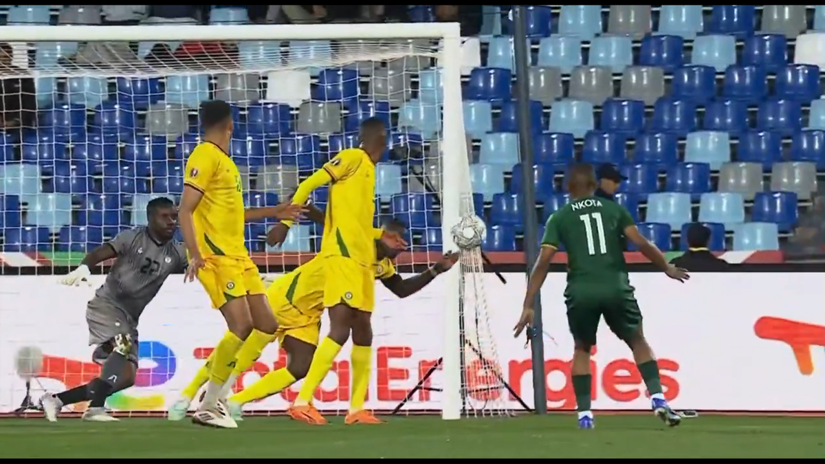 Cum poate explica gestul?! Momentul incredibil care l-a dus pe Ngezana în „optimile” Cupei Africii