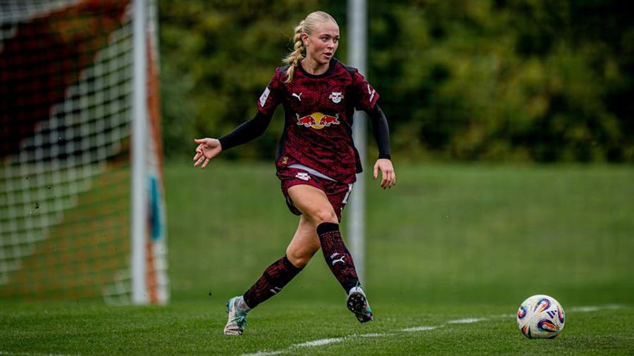 Nemaiîntâlnit: vedeta lui RB Leipzig are permisiunea clubului să vină cu iubita în cantonament!