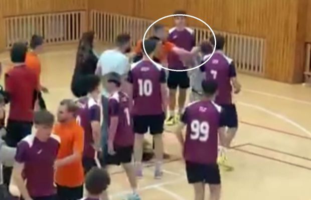 Internaționalul din Bundesliga a pălmuit un tânăr de 17 ani!