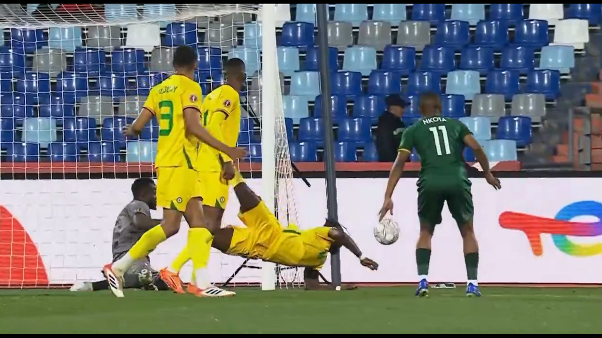 Cum poate explica gestul?! Momentul incredibil care l-a dus pe Ngezana în „optimile” Cupei Africii