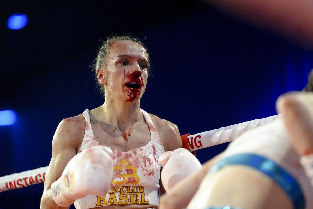 „Balboa” de Cisnădie este campioană mondială la box! » Gabriela Timar a câștigat centura cu nasul fracturat