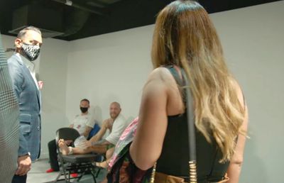 VIDEO Soția lui Dustin Poirier l-a vizitat pe Conor McGregor la vestiare după ce soțul său l-a făcut KO pe irlandez!