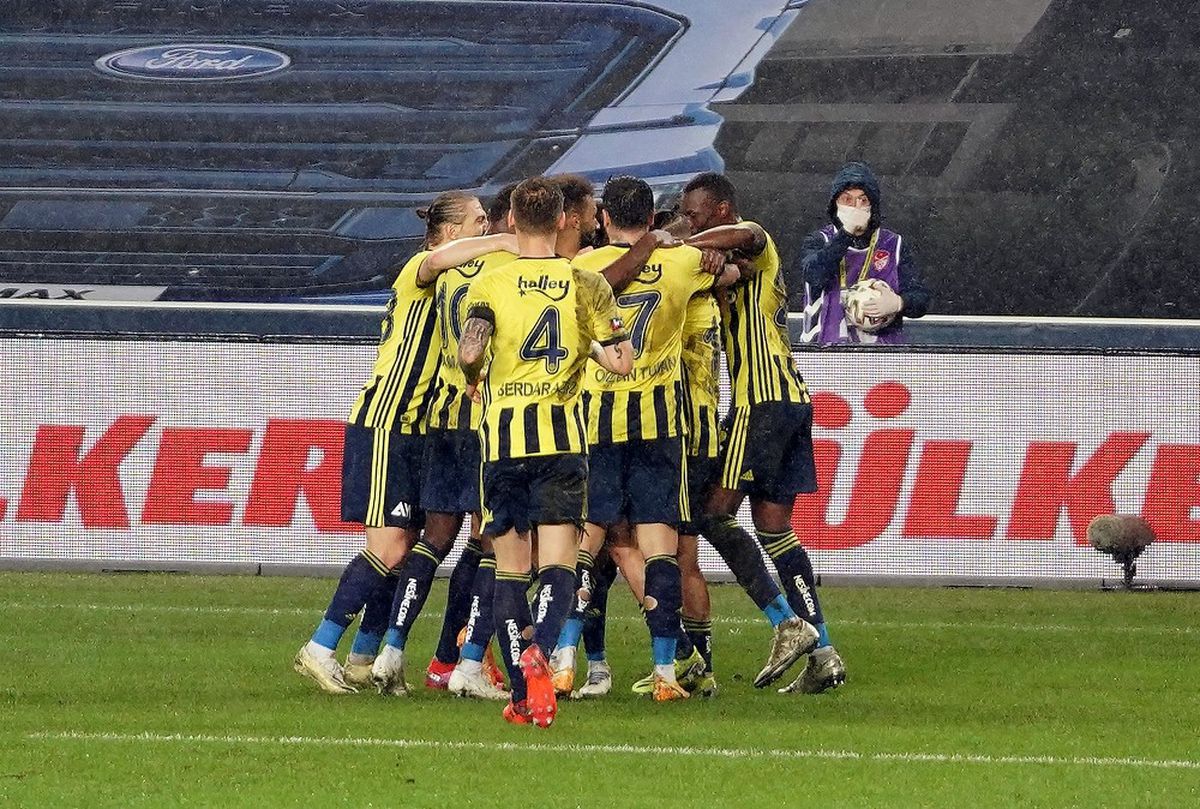 FOTO Fenerbahce - Rizespor, Șumudică eliminat