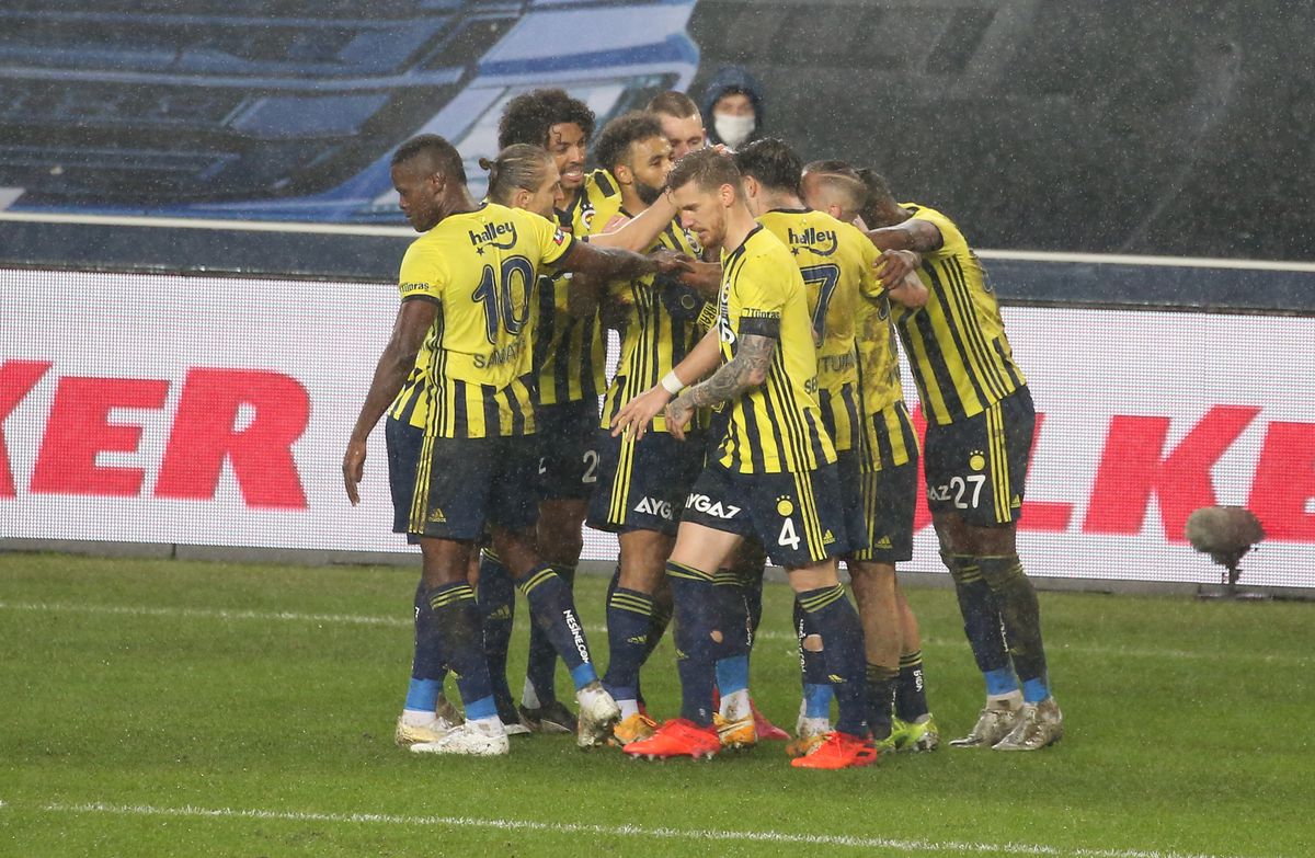 Fenerbahce - Rizespor 1-0. Marius Șumudică, eliminat chiar de la primul meci la Rize! Gestul pentru care a fost trimis în tribună