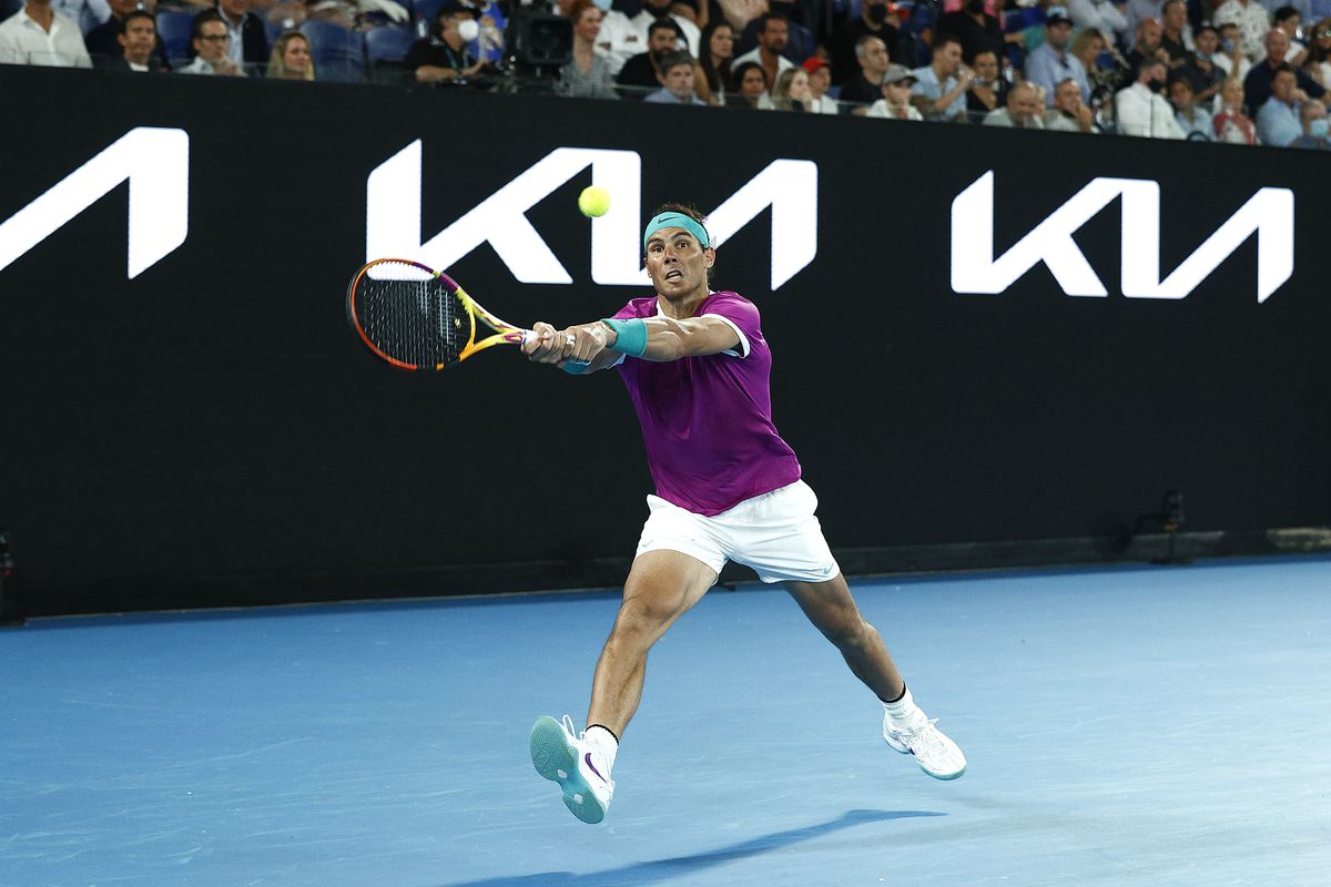 Mircea Badea „s-a fript” iar! Cât pariase pe victoria lui Medvedev cu Rafael Nadal, în finala Austalian Open