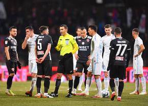 Dinamo - FCSB 0-3. Retrogradarea nu e printre grilile „câinilor”: „Ne salvăm fără baraj” » „Săgeți” către Hațegan