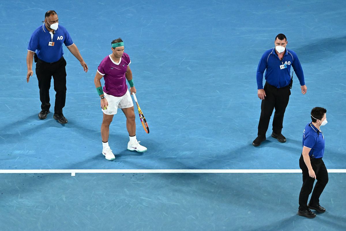 Incident în meciul Nadal - Medvedev » Finala Australian Open, întreruptă în setul 2