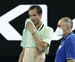 Incident în meciul Nadal - Medvedev » Finala Australian Open, întreruptă în setul 2