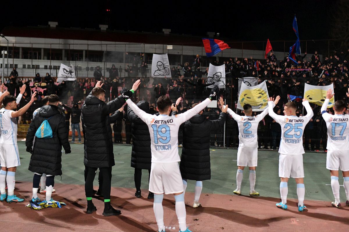 Hațegan a făcut prăpăd în prima repriză: 3 suspendați după Dinamo - FCSB + Scenariul din tur s-a repetat