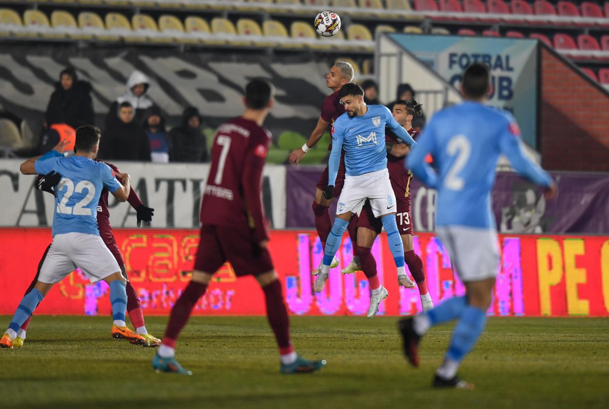 FC Voluntari - CFR Cluj 0-1 » Un autogol readuce trupa lui Dan Petrescu pe primul loc în Superligă