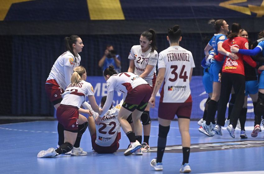 CSM București a învins-o pe Rapid, scor 27-26, în derby-ul rundei cu numărul 14 din Liga Națională de handbal feminin. „Tigroaicele” s-au desprins în fruntea clasamentului.