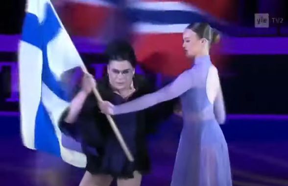 Momente penibile la Euro de patinaj artistic: un bărbat transgender de 59 de ani nu s-a putut ține pe patine în ceremonia de deschidere