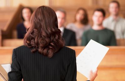 Alegerea unui avocat: cum sa faci alegerea potrivita pentru cazul tau