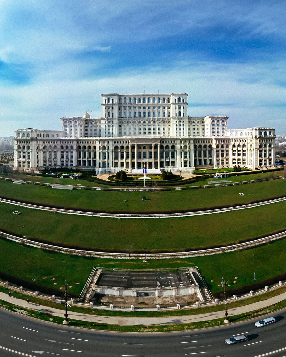 Imaginile din București publicate pe contul oficial al celor de la Manchester United, cu doar câteva ceasuri înaintea partidei cu FCSB