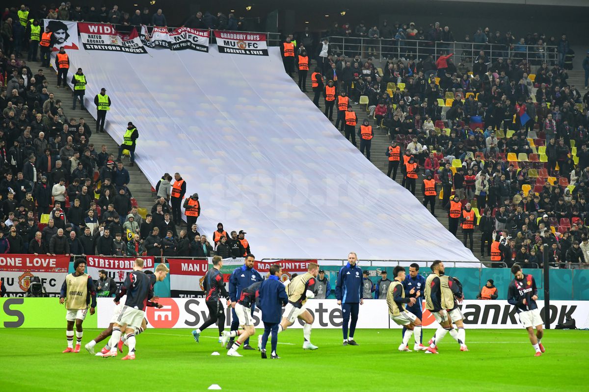 FCSB - Manchester United. Arena Națională, plină ochi: au acoperit și scările! » Scenografie impresionantă in memoriam Helmut Duckadam: „Legendele nu mor niciodată”