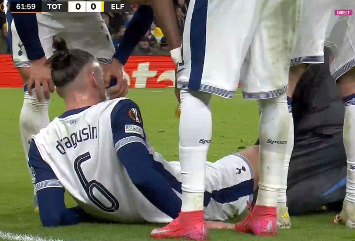 Introdus la pauză, Radu Drăgușin a ieșit după 20 de minute, în Tottenham - Elfsborg. Scene îngrijorătoare