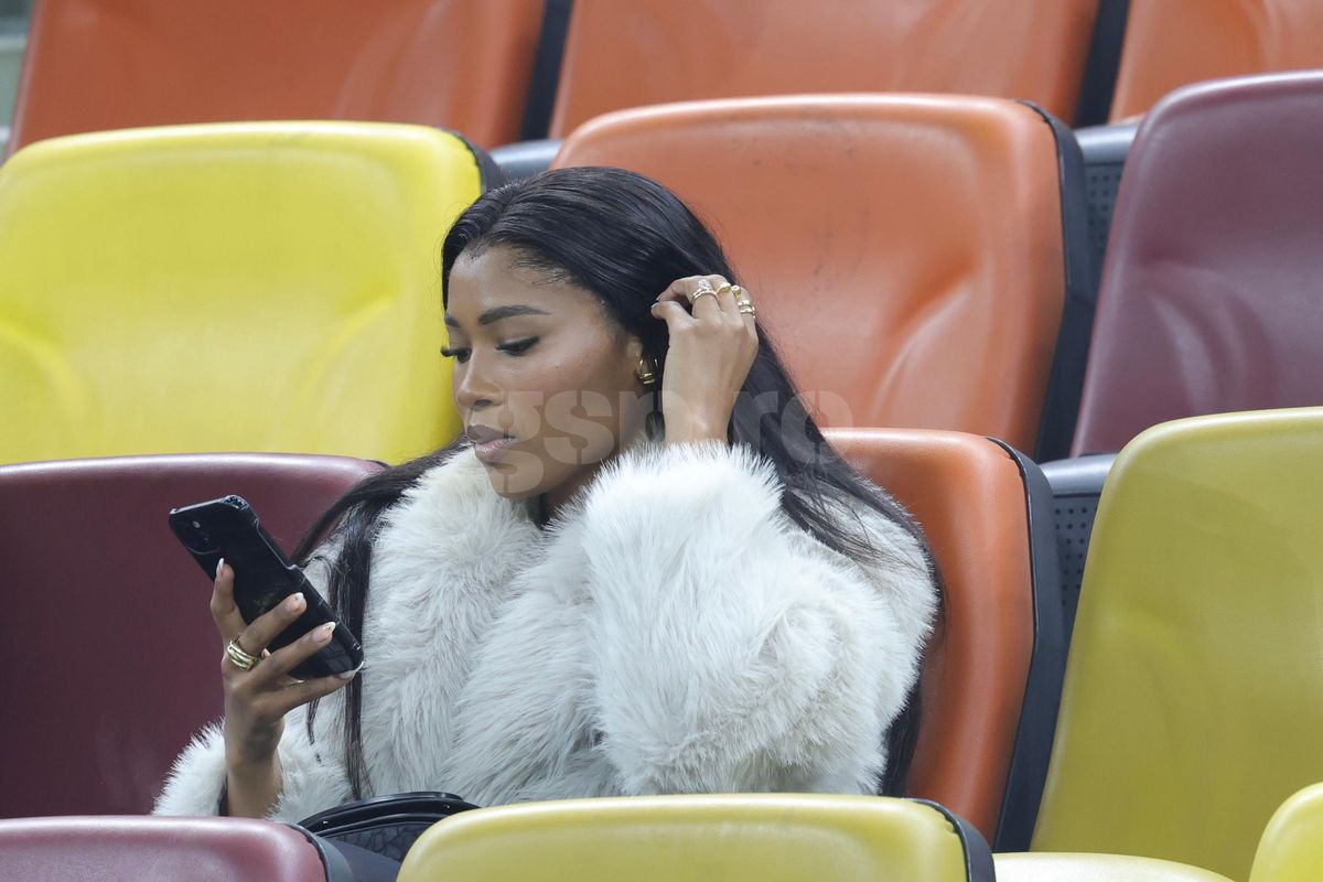 Mbali Malindi, iubita lui Siyabonga Ngezana, la meciul FCSB - Manchester United