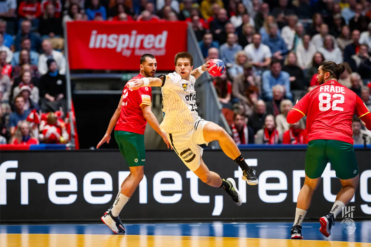 Discursul magistral al selecționerului care a uimit lumea handbalului: „Știm pe cine avem în față. Vom merge la luptă, îi vom face să sufere! Am scris că vom fi campioni mondiali!” » Prime pagini speciale în A Bola și O Jogo