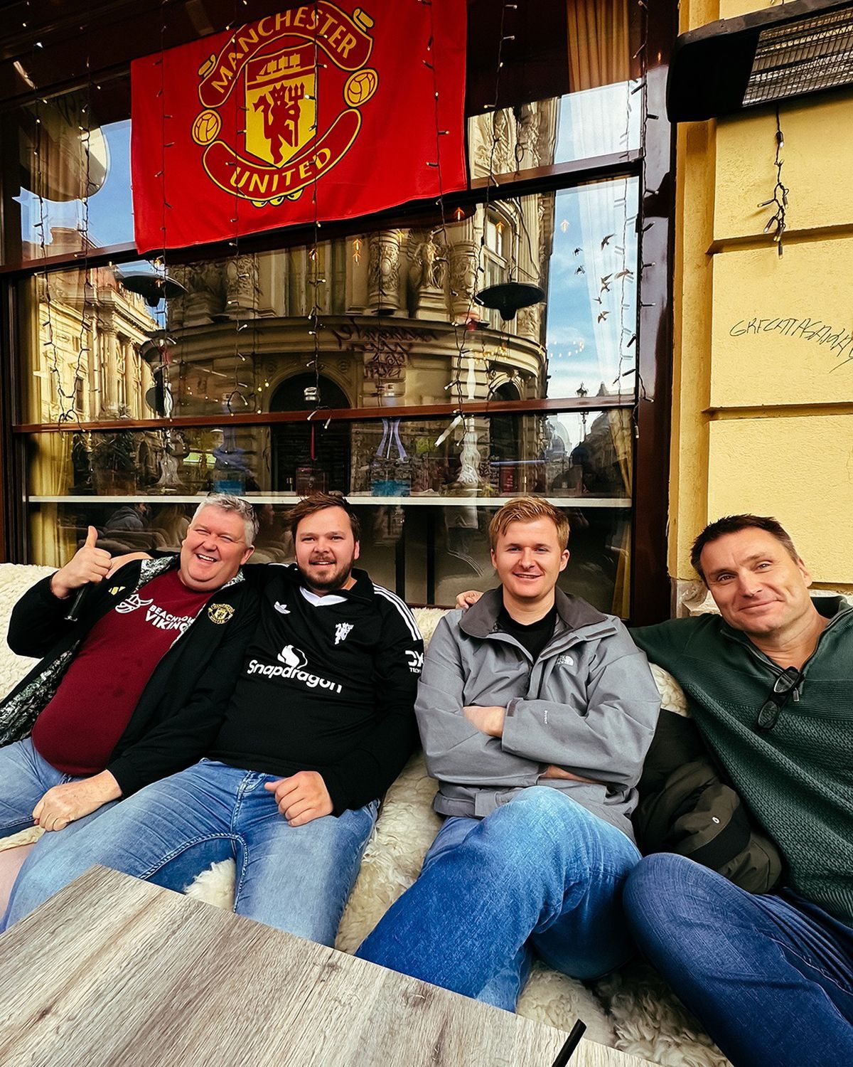 Cei de la Manchester United, în vizită prin București