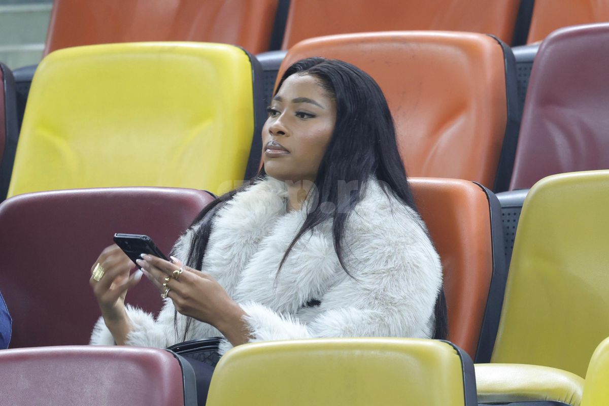 Mbali Malindi, iubita lui Siyabonga Ngezana, la meciul FCSB - Manchester United