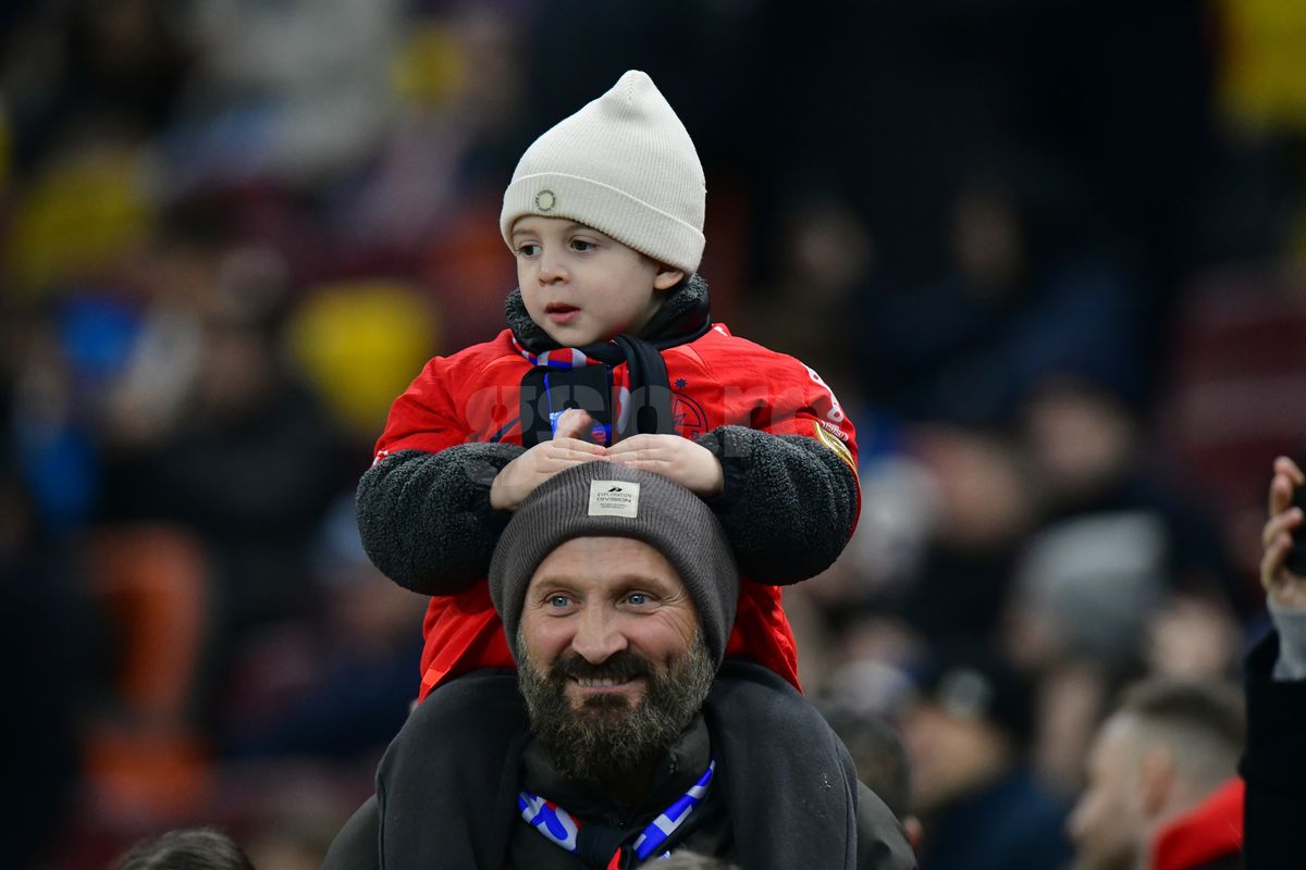 Scenografie în memoria lui Duckadam la FCSB - Man United