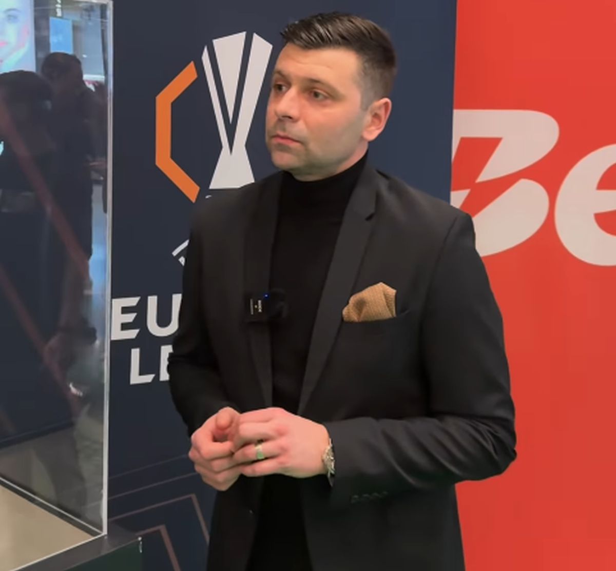 „Outfit check” cu Raul Rusescu înainte de FCSB - United